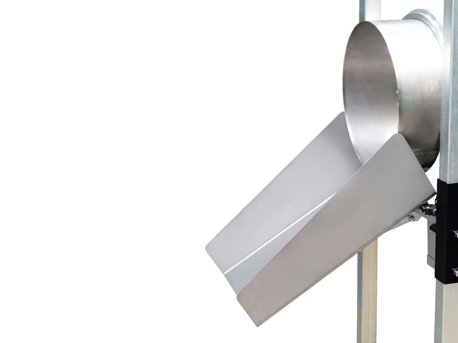 Swiveling discharge chute